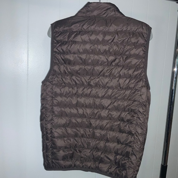 Saddlebred men’s Down puffer Vest Size M zip front zip pockets - Picture 4 of 6
